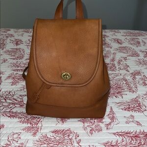 COACH Leather Backpack 9791 Vintage Day Pack Turn lock Camel Brown Tan Soft Sm